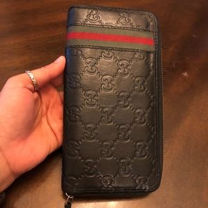 Black Leather Gucci Guccissima Zip-around  Wallet
